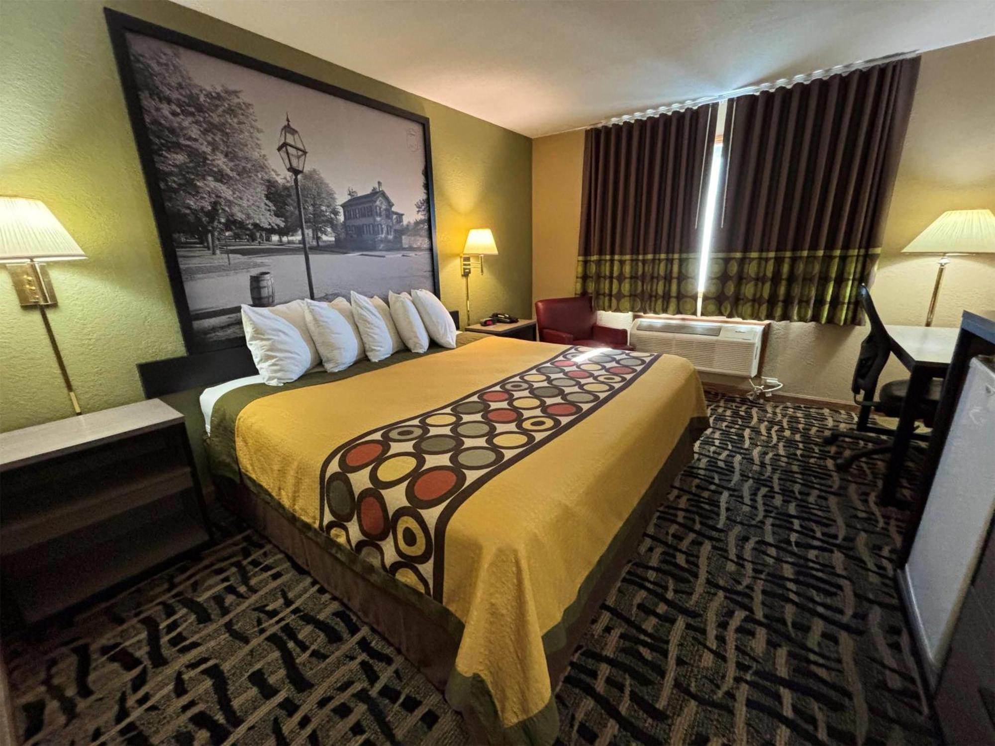 Super 8 By Wyndham Mclean/Bloomington Sw Motel Bagian luar foto